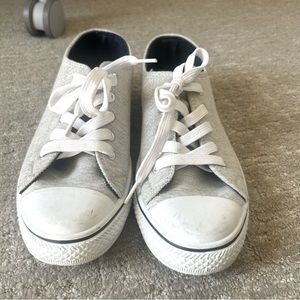 Grey ked-like sneakers, size 8